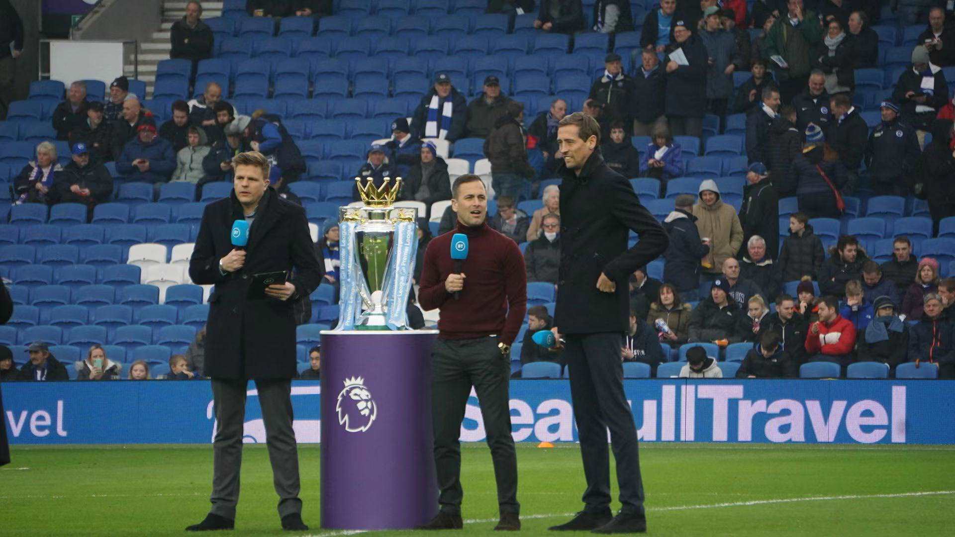 的肢体接触 的肢体接触